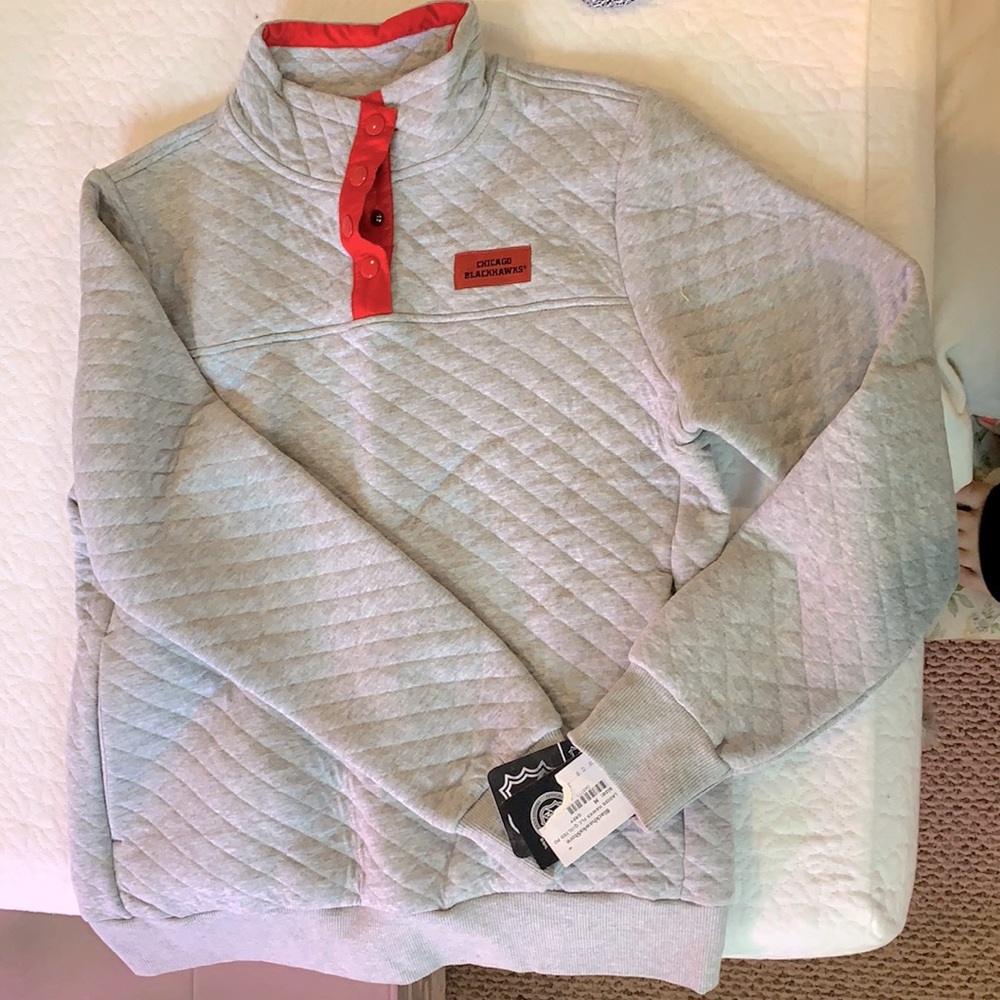 Women’s Blackhawks Quilted Pullover